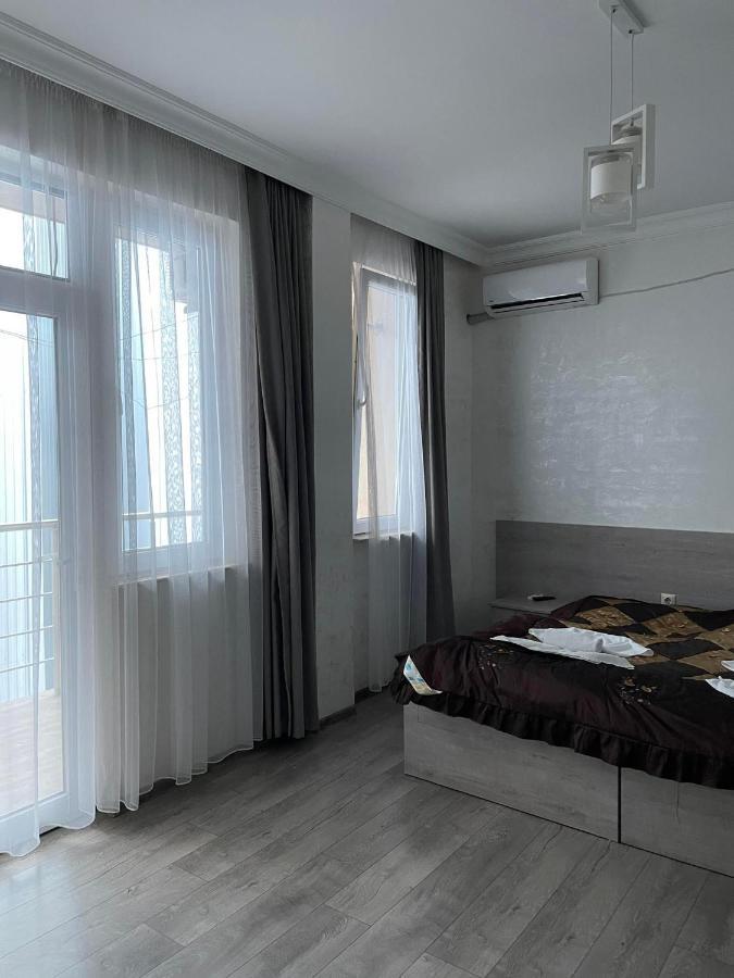 Nana'S Hotel Tchaikovsky Street 34 Batoemi Buitenkant foto